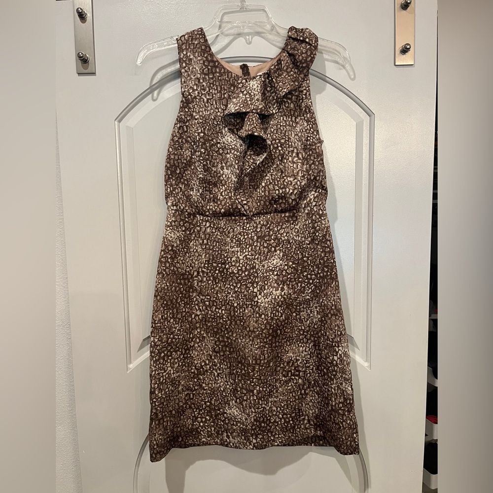 LOFT beige and Brown pebble Patterned ruffle neckline Mini Dress. GUC!